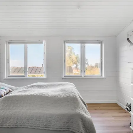 Pet Friendly In With Wifi * Bogø By