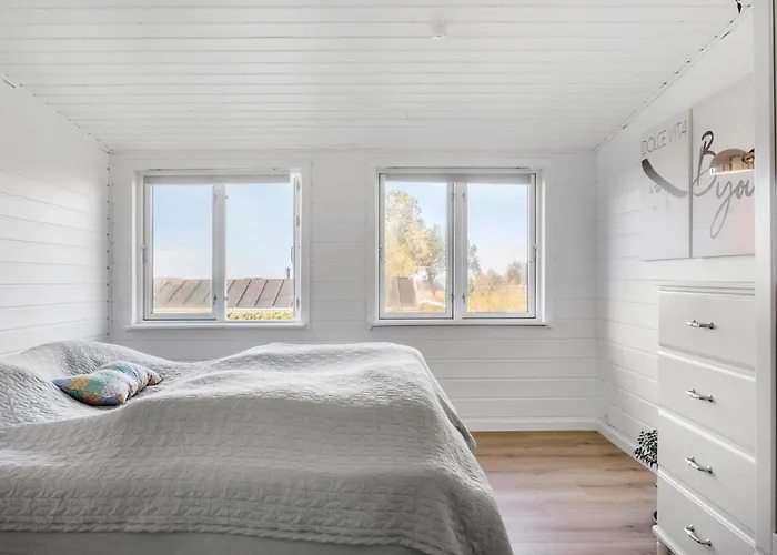 Pet Friendly In With Wifi * Bogø By